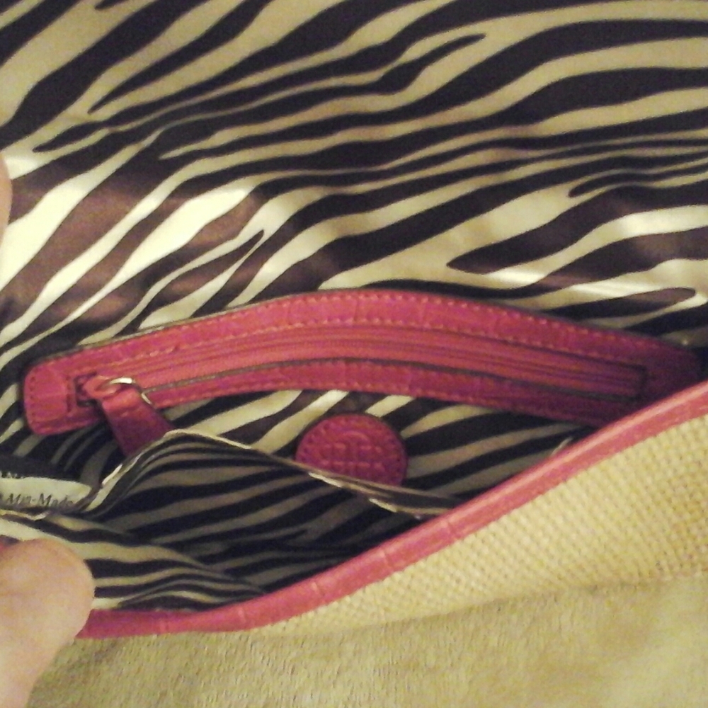Wallet and Wristlet Set SteveMadden And Dana Buchman - Picture 4 of 8